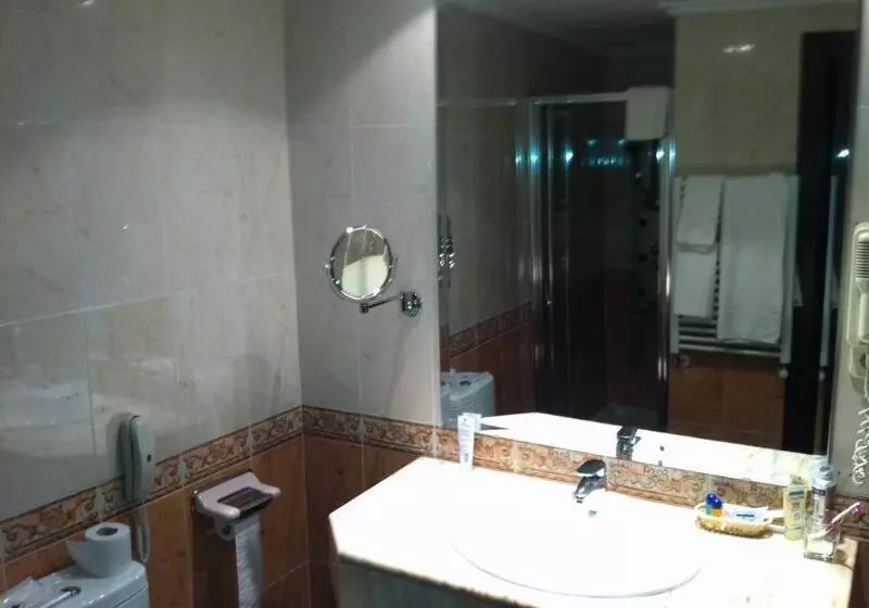 Fotos del hotel Leonor Mirón:  3