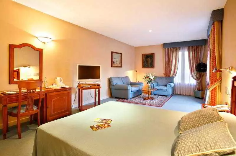 Fotos del hotel Plaza de Santiago:  11