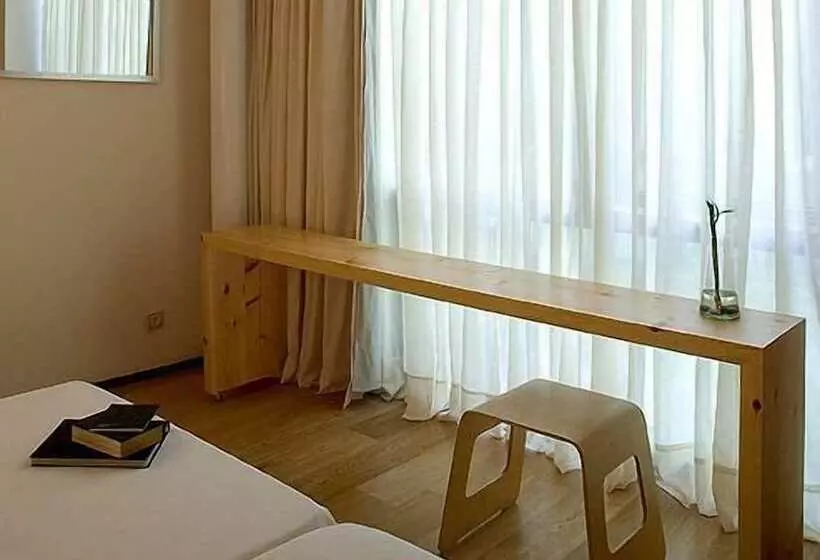 Fotos del hotel La Plaza Ii:  16