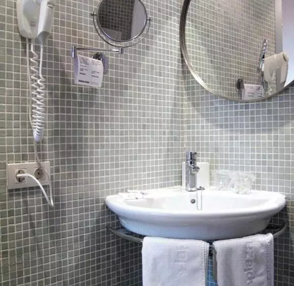Fotos del hotel La Plaza Ii:  6