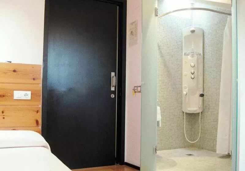 Fotos del hotel La Plaza Ii:  25