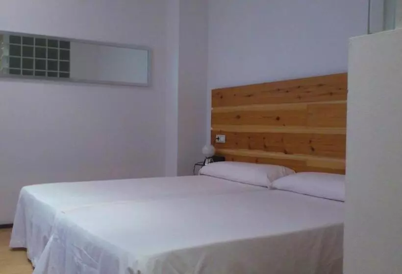 Fotos del hotel La Plaza Ii:  17