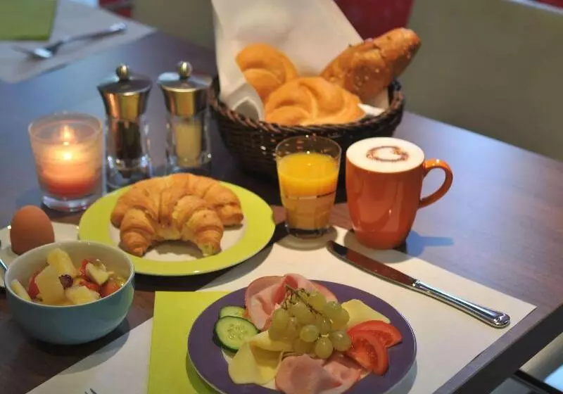 Fotos del hotel Ibis Styles Linz:  23