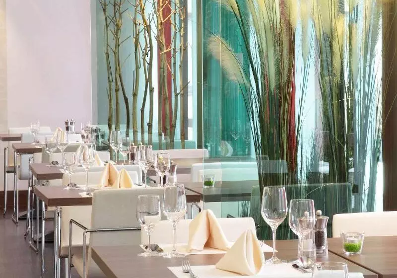 Fotos del hotel Ibis Styles Linz:  15