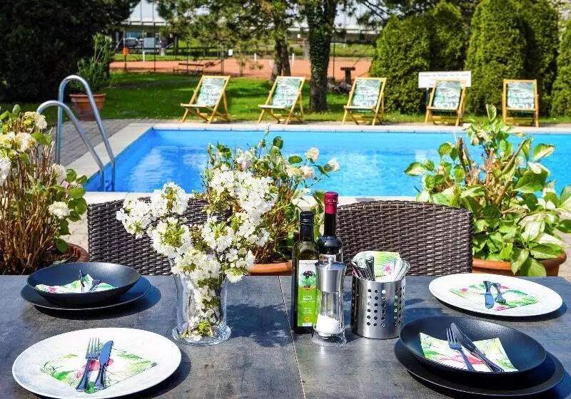 Fotos del hotel Ibis Styles Linz:  19