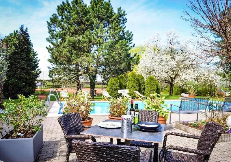 Fotos del hotel Ibis Styles Linz:  16