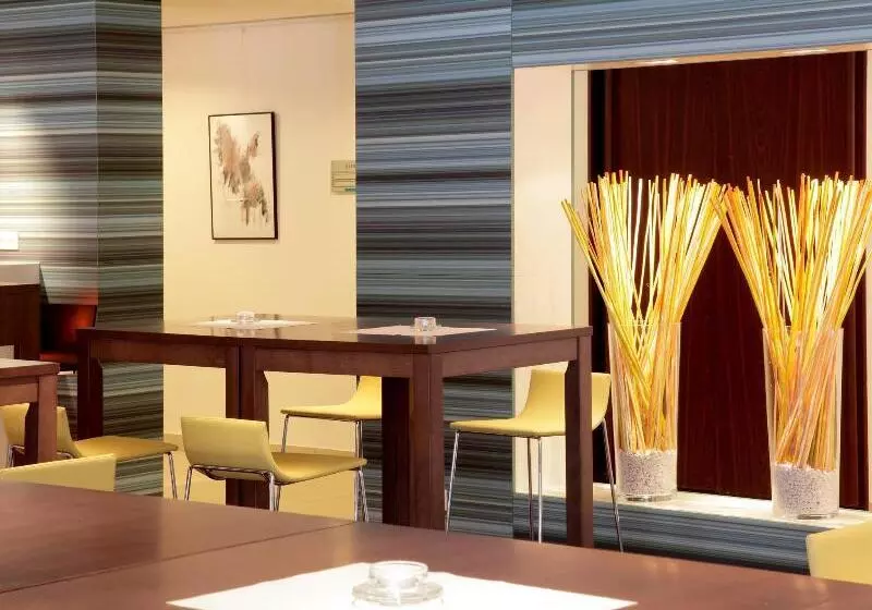 Fotos del hotel Ibis Styles Linz:  25