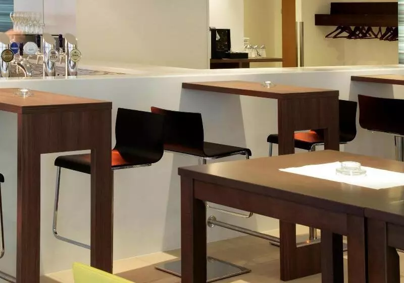 Fotos del hotel Ibis Styles Linz:  5