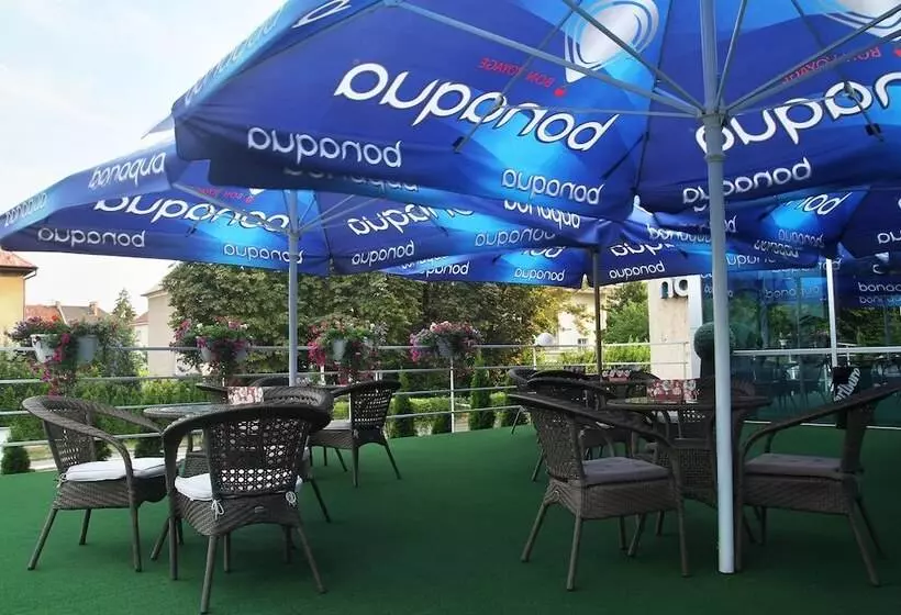 Fotos del hotel Central Park Flora:  12