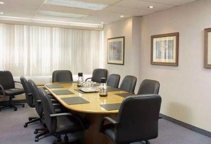 Fotos del hotel Quality Inn & Suites Aéroport P.e. Montréal-trudeau Airport:  19