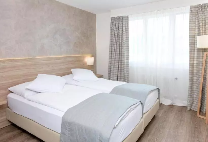 Fotos del hotel Hôtel De Chailly:  7