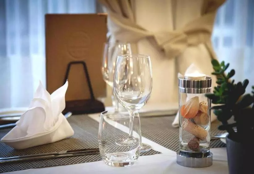 Fotos del hotel Hôtel De Chailly:  5