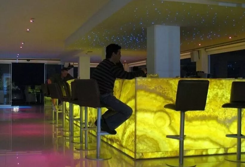 Fotos del hotel Vrissiana Beach:  17