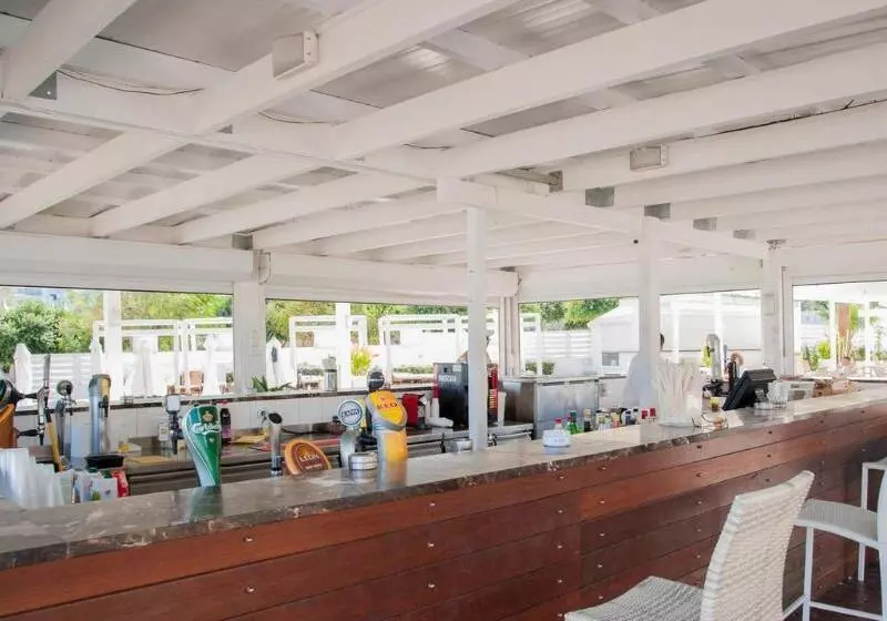 Fotos del hotel Vrissiana Beach:  12