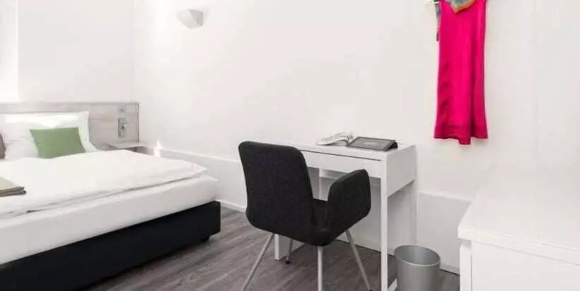 Fotos del hotel Ibis Styles Köln City:  2