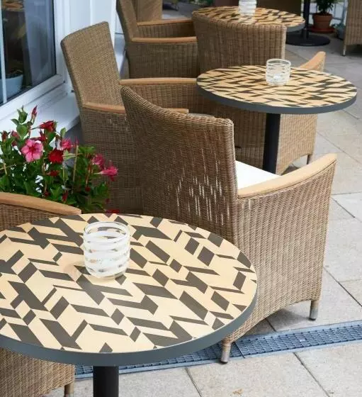 Fotos del hotel Prinz Myshkin Park:  5