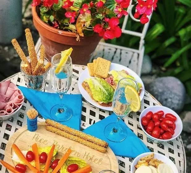 Fotos del hotel Nice Garden:  2