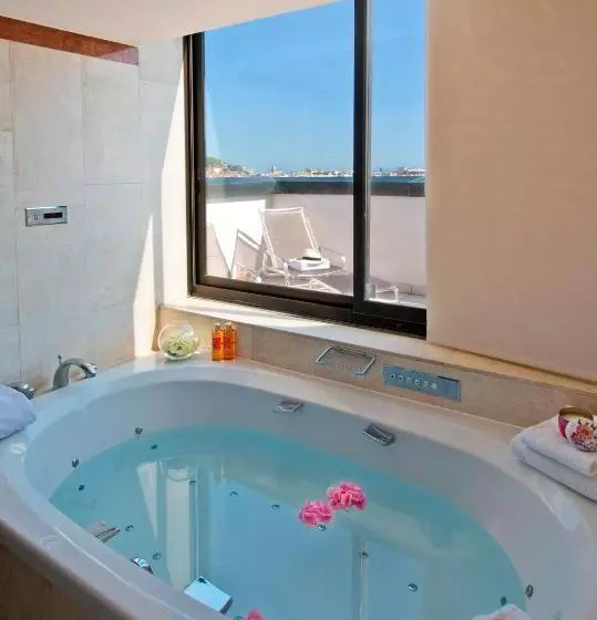 Fotos del hotel Holiday Inn Nice, An Ihg:  3