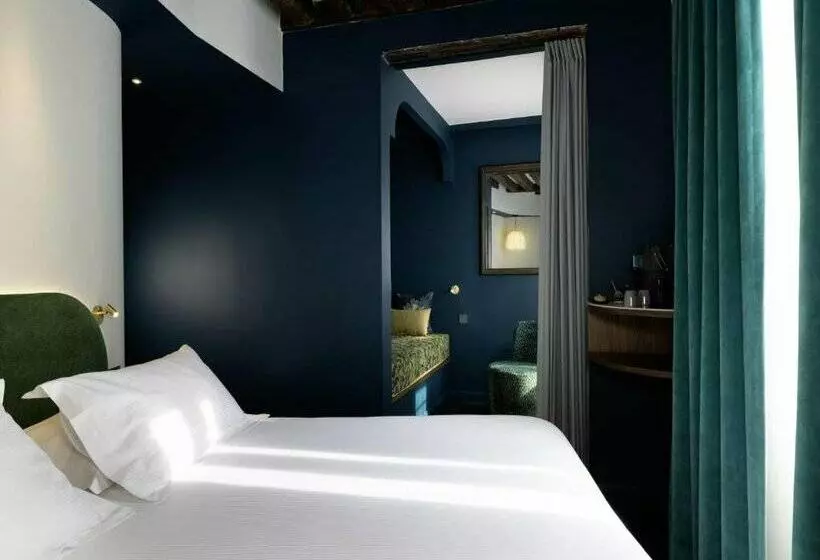 Fotos del hotel Hôtel De Lutece  Notredame:  24