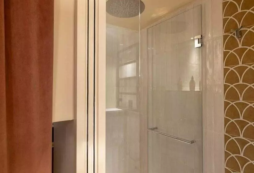 Fotos del hotel Hôtel De Lutece  Notredame:  17