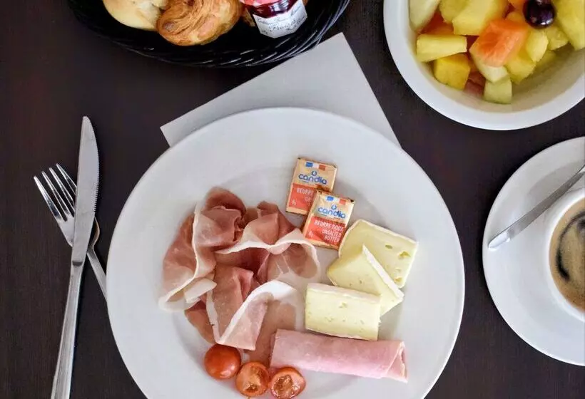 Fotos del hotel Kyriad Grenoble Centre:  8