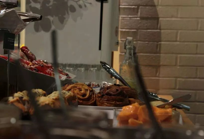 Fotos del hotel Kyriad Hotel Montpellier Centre Antigone:  12