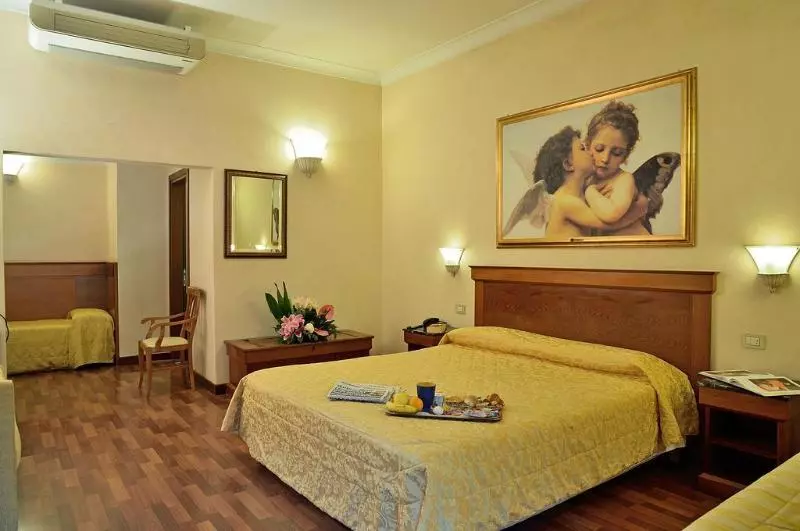 Fotos del hotel Porta Faenza:  13