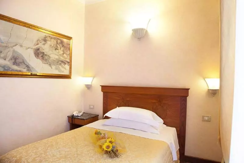 Fotos del hotel Porta Faenza:  2