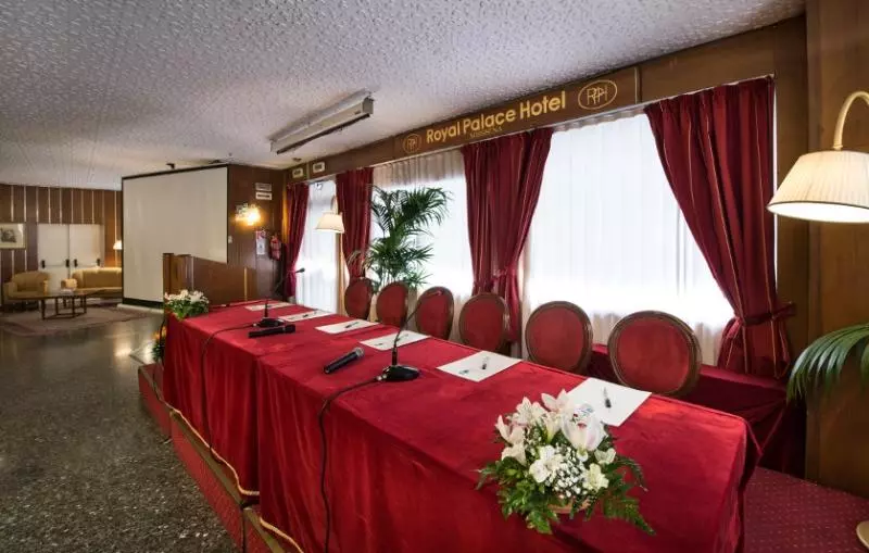 Fotos del hotel Royal Palace:  7