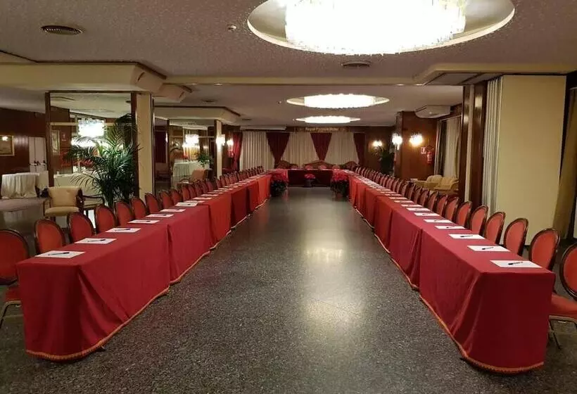 Fotos del hotel Royal Palace:  19