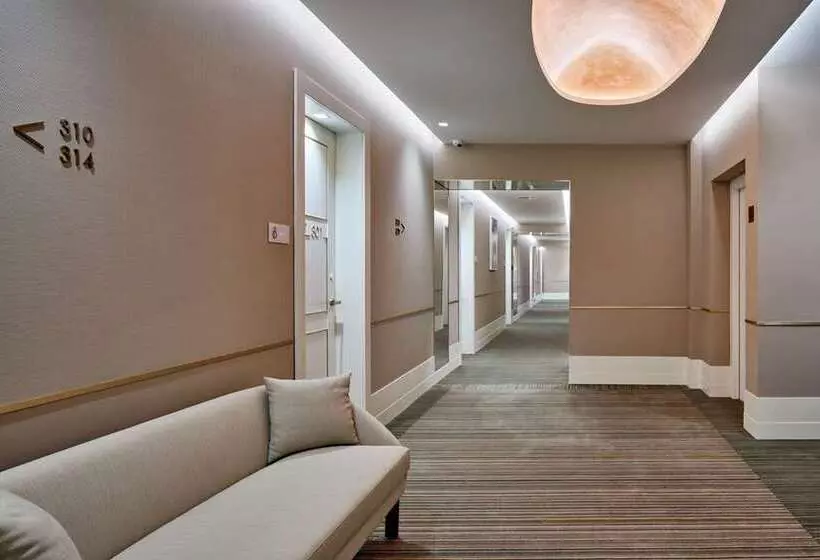 Fotos del hotel The Britannique Hotel Naples, Curio Collection By Hilton:  20