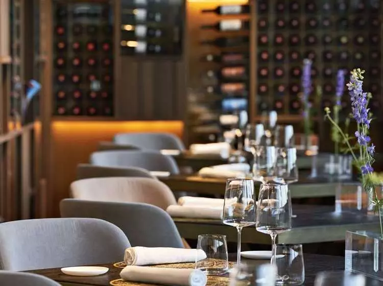 Fotos del hotel The Britannique Hotel Naples, Curio Collection By Hilton:  4