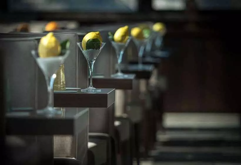 Fotos del hotel The Britannique Hotel Naples, Curio Collection By Hilton:  7