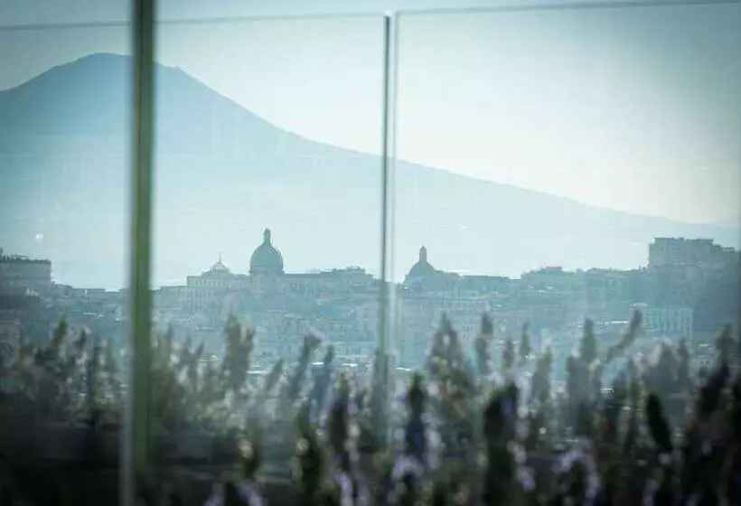 Fotos del hotel The Britannique Hotel Naples, Curio Collection By Hilton:  19