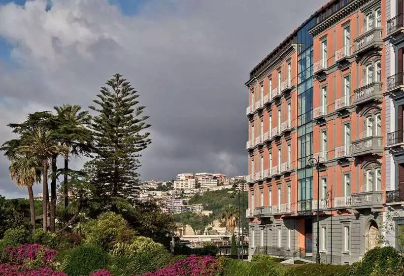 Fotos del hotel The Britannique Hotel Naples, Curio Collection By Hilton:  15