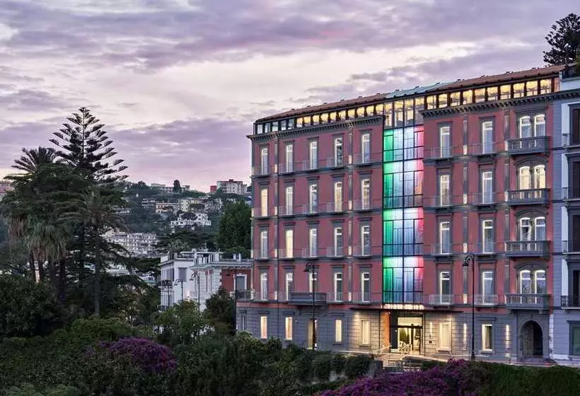 The Britannique Hotel Naples, Curio Collection By Hilton