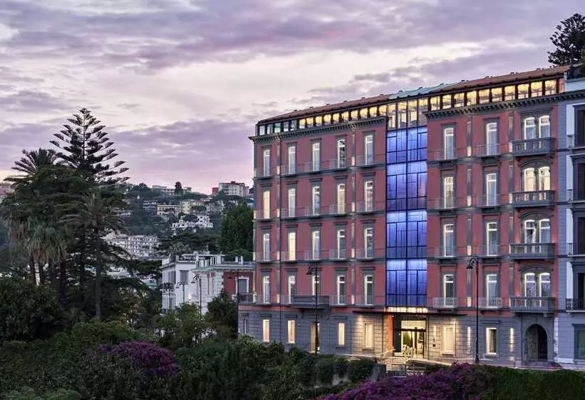 Fotos del hotel The Britannique Hotel Naples, Curio Collection By Hilton:  9