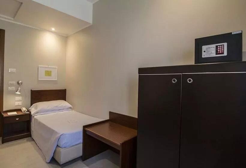 Fotos del hotel Mediterraneo:  2