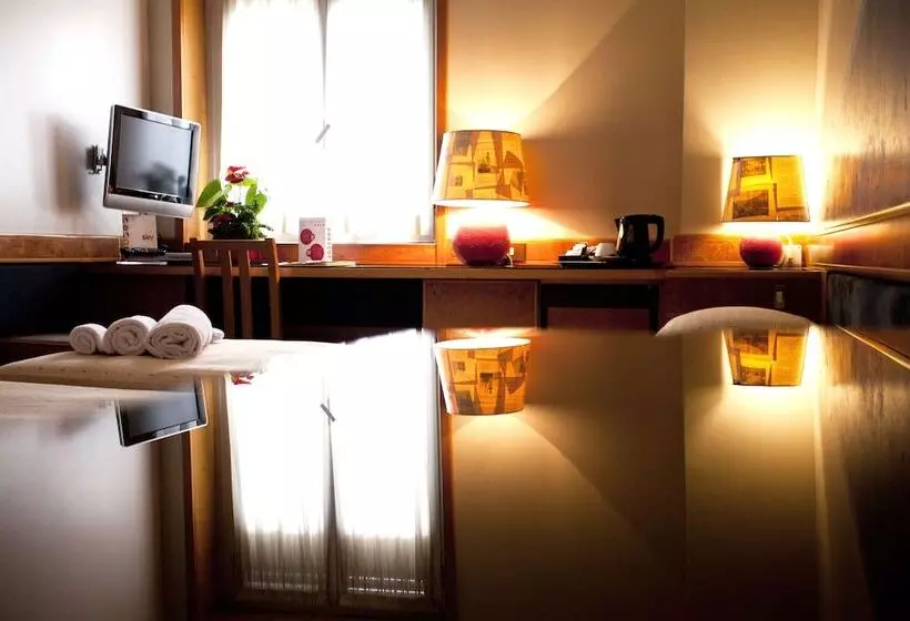 Fotos del hotel Diplomatic:  25