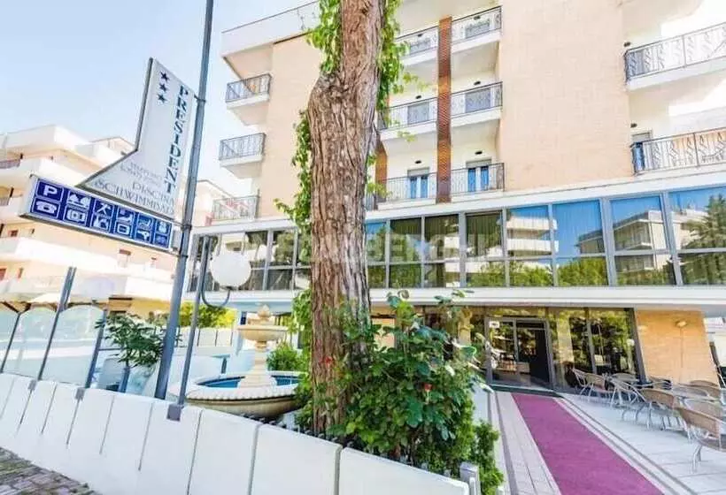 Fotos del hotel President:  9