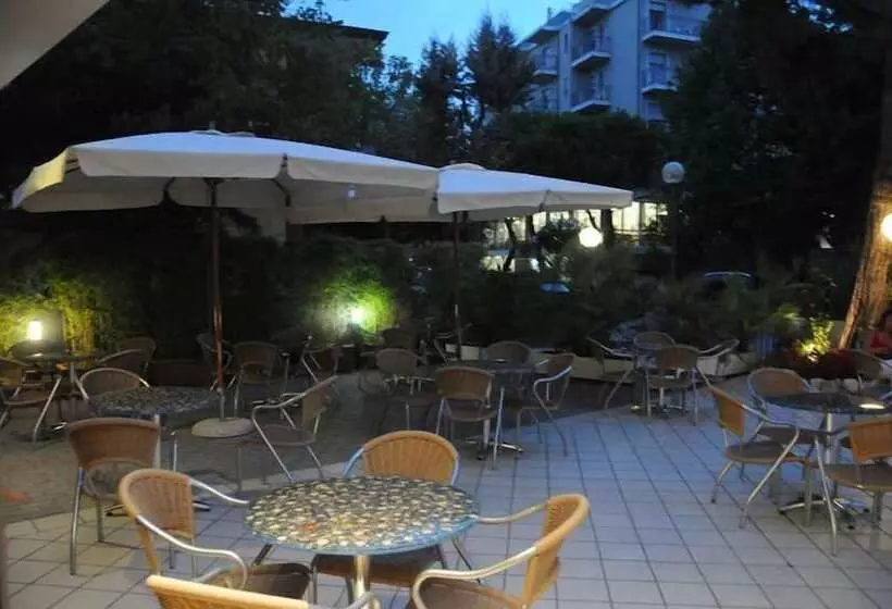 Fotos del hotel President:  23