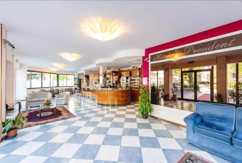 Fotos del hotel President:  5