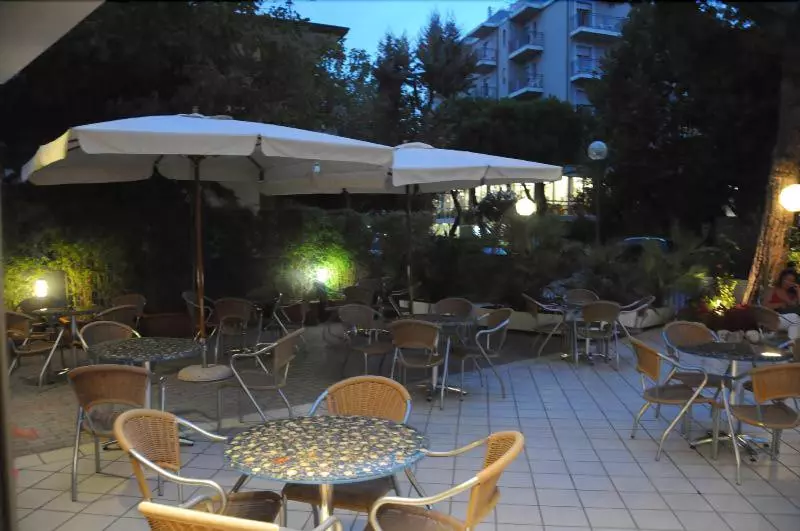 Fotos del hotel President:  21