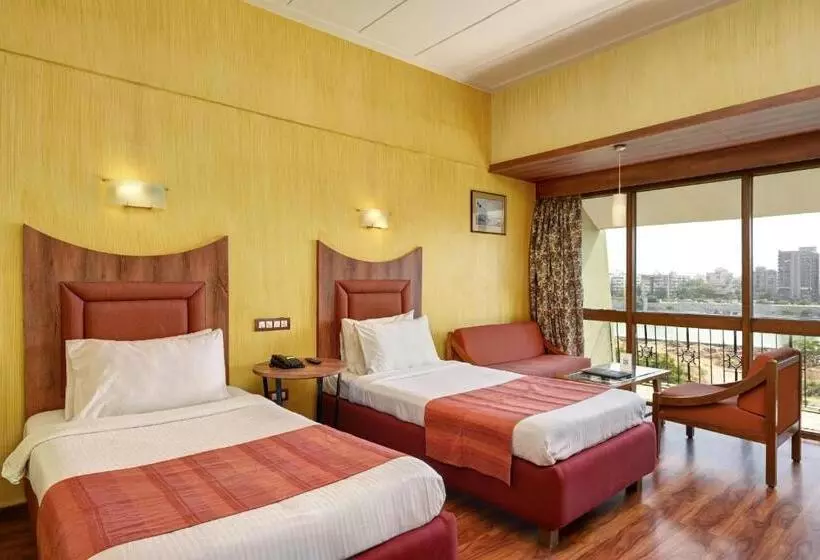 Fotos del hotel Cama Hotelahmedabad:  11