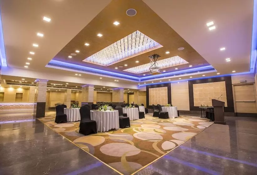 Fotos del hotel The Suryaa New Delhi:  11