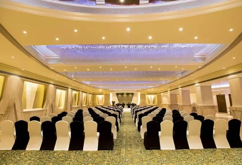 Fotos del hotel The Suryaa New Delhi:  7