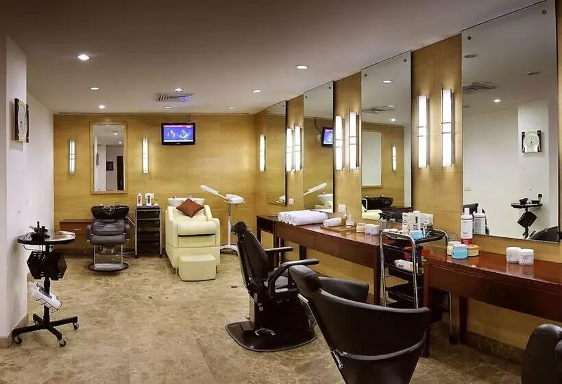 Fotos del hotel The Suryaa New Delhi:  25