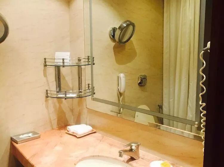 Fotos del hotel The Suryaa New Delhi:  8