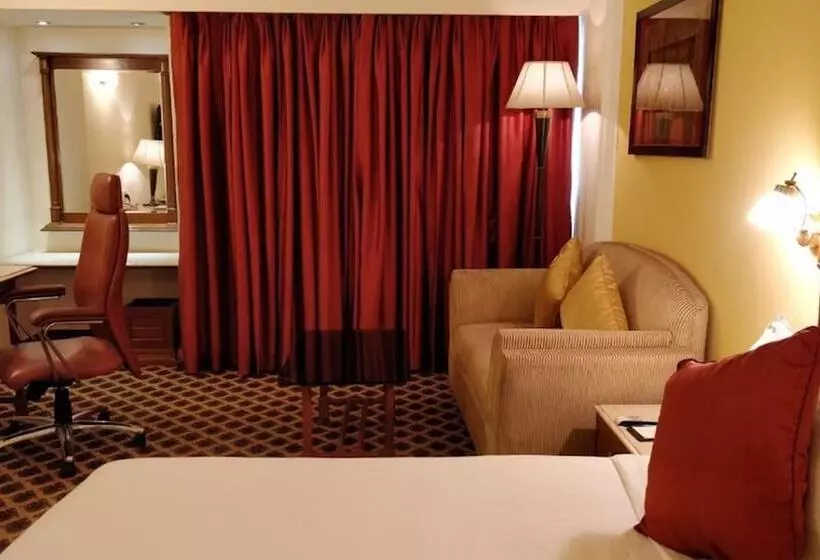 Fotos del hotel The Suryaa New Delhi:  21