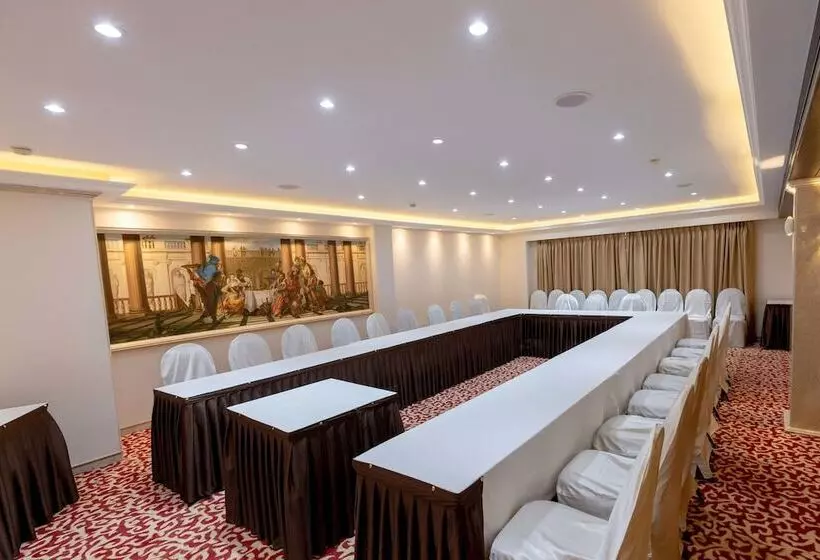 Fotos del hotel West End Hotel Opp Bombay Hospital:  5